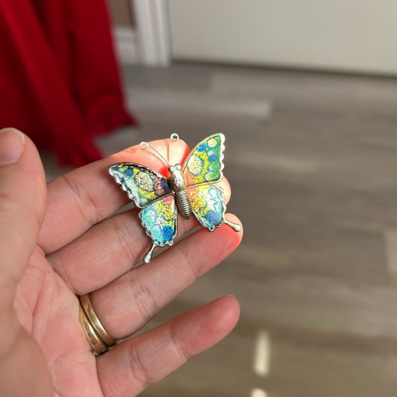 4/$50 cute retro Colourful Butterfly Brooch 🦋 - Picture 3 of 6